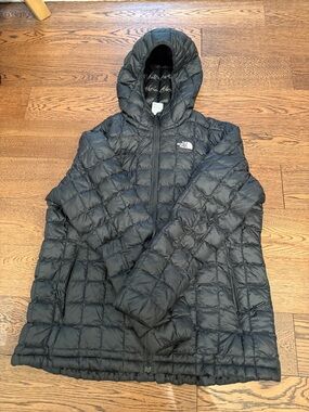 North Face Women’s thermoball eco jacket